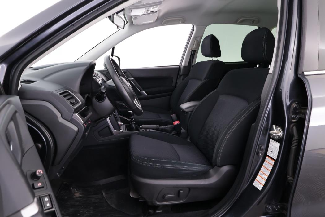 SUBARU Forester 2017