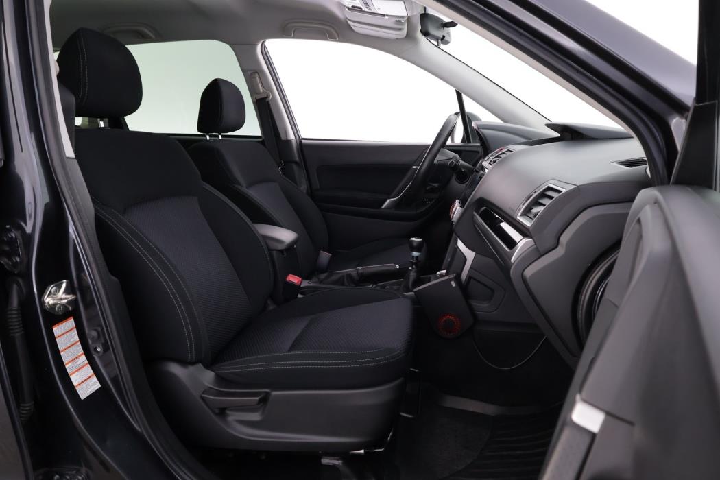 SUBARU Forester 2017