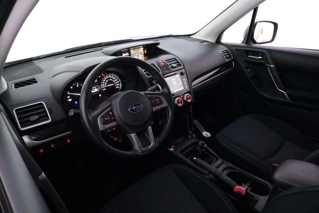 SUBARU Forester 2017