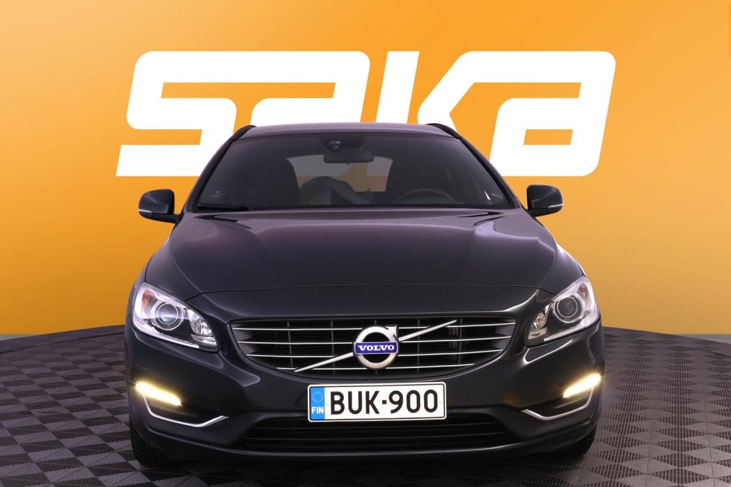 VOLVO V60 2015
