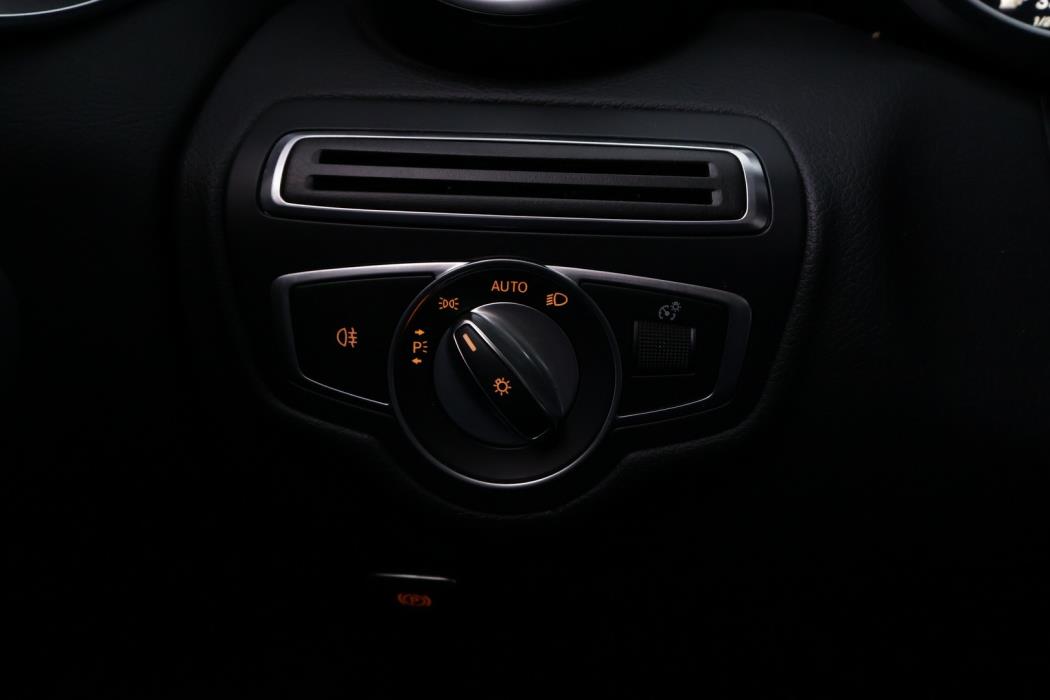 MERCEDES-BENZ C 2019