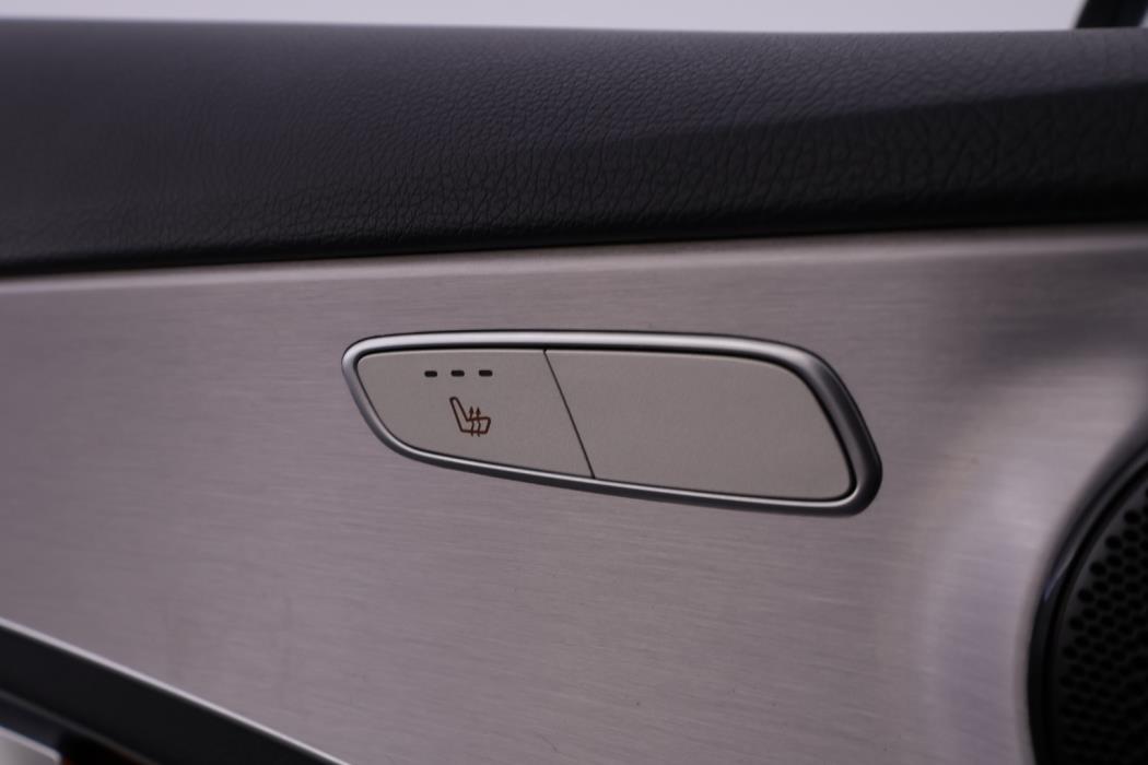 MERCEDES-BENZ C 2019