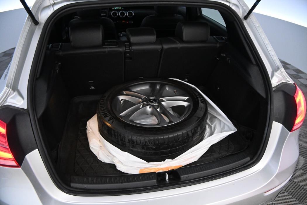 MERCEDES-BENZ A 2019