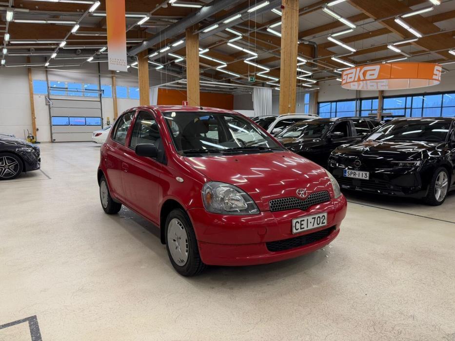 TOYOTA Yaris 2000