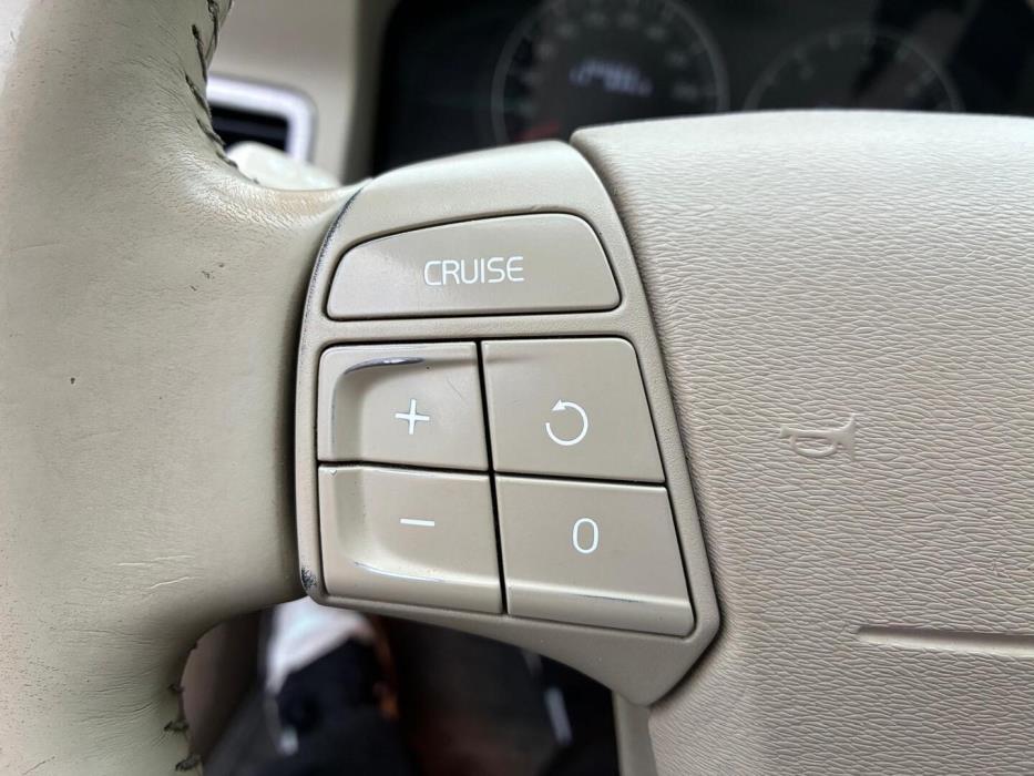 VOLVO XC70 2008