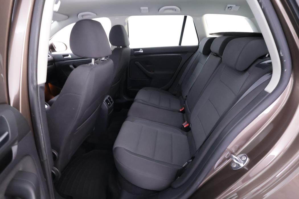 VOLKSWAGEN Golf 2012