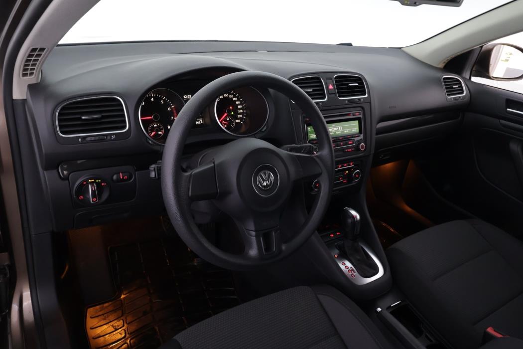 VOLKSWAGEN Golf 2012