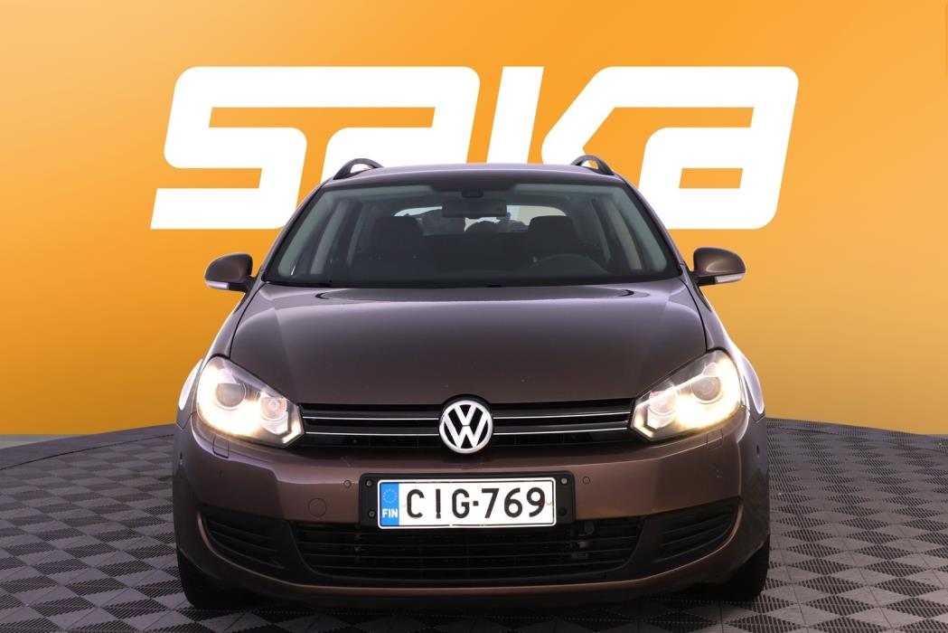 VOLKSWAGEN Golf 2012