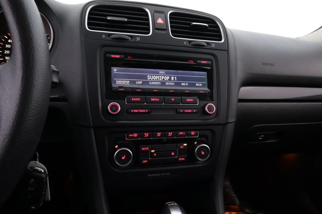 VOLKSWAGEN Golf 2012