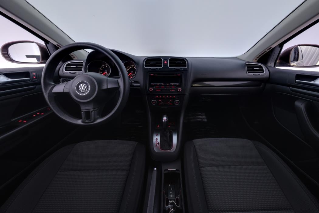 VOLKSWAGEN Golf 2012