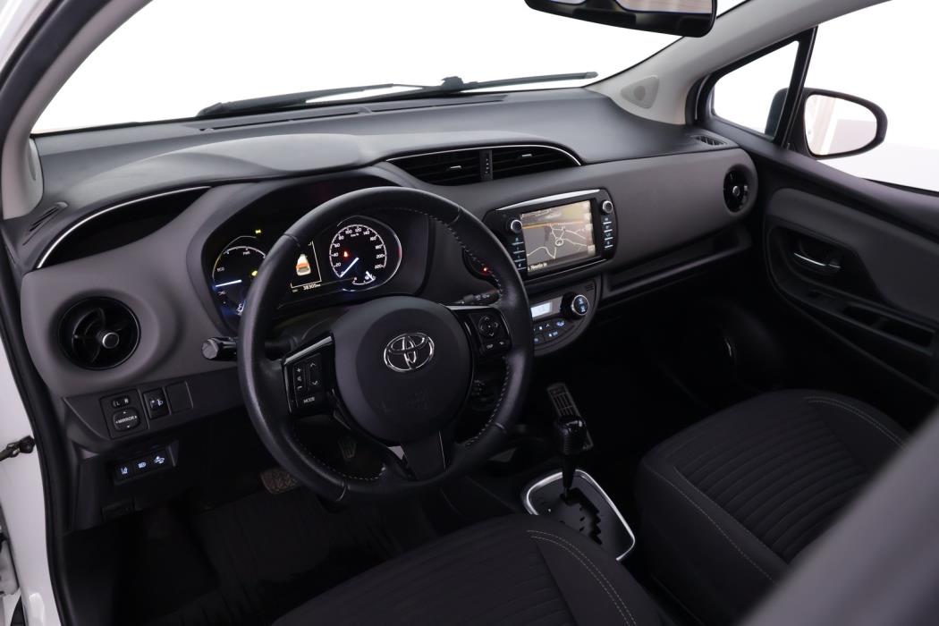 TOYOTA Yaris 2019