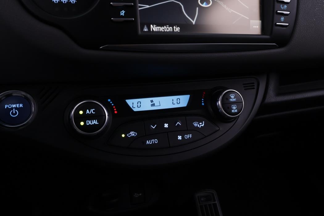 TOYOTA Yaris 2019