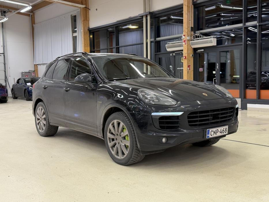 PORSCHE Cayenne 2015