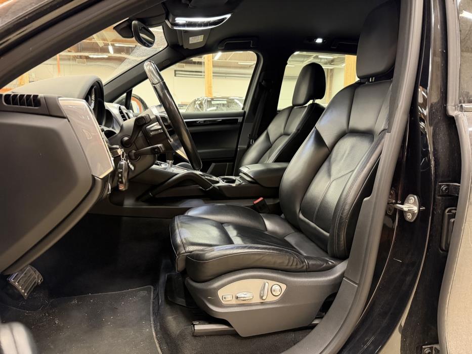 PORSCHE Cayenne 2015