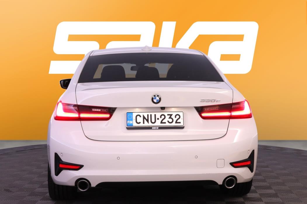 BMW 330 2020
