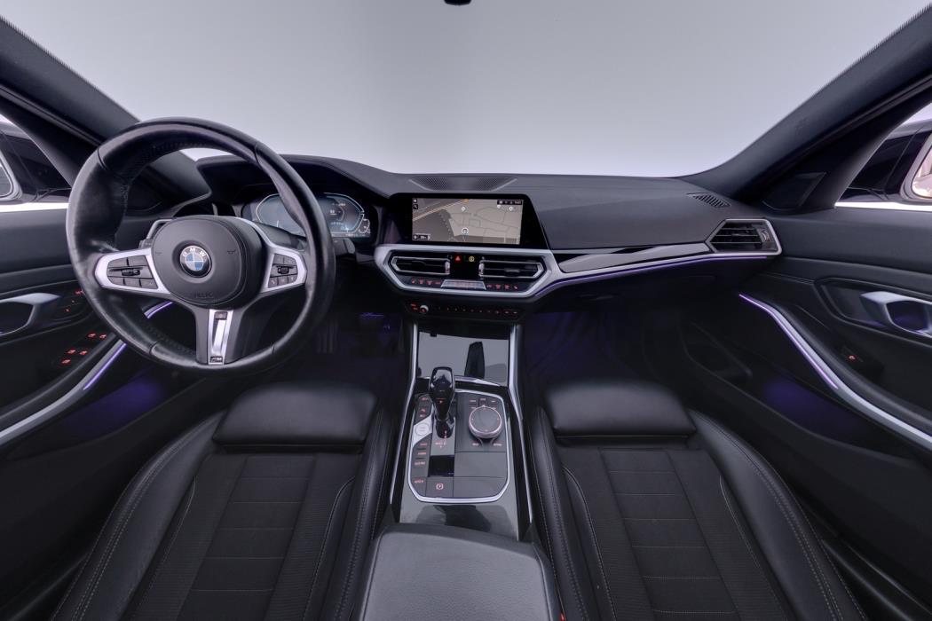 BMW 330 2020