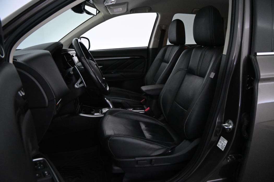 MITSUBISHI Outlander PHEV 2016