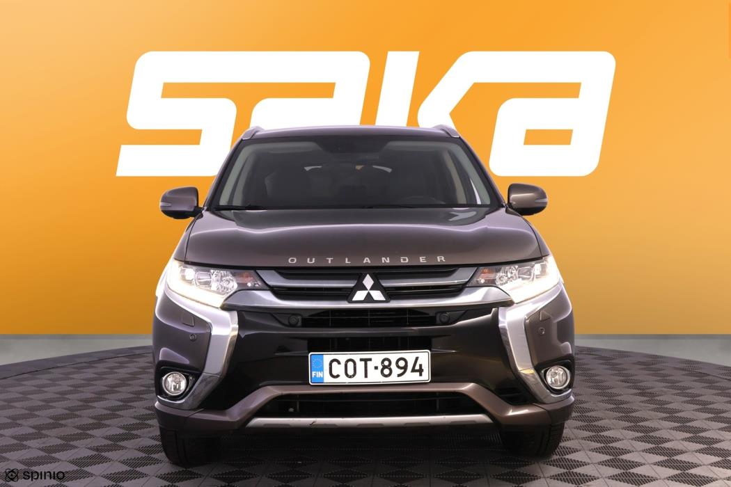 MITSUBISHI Outlander PHEV 2016
