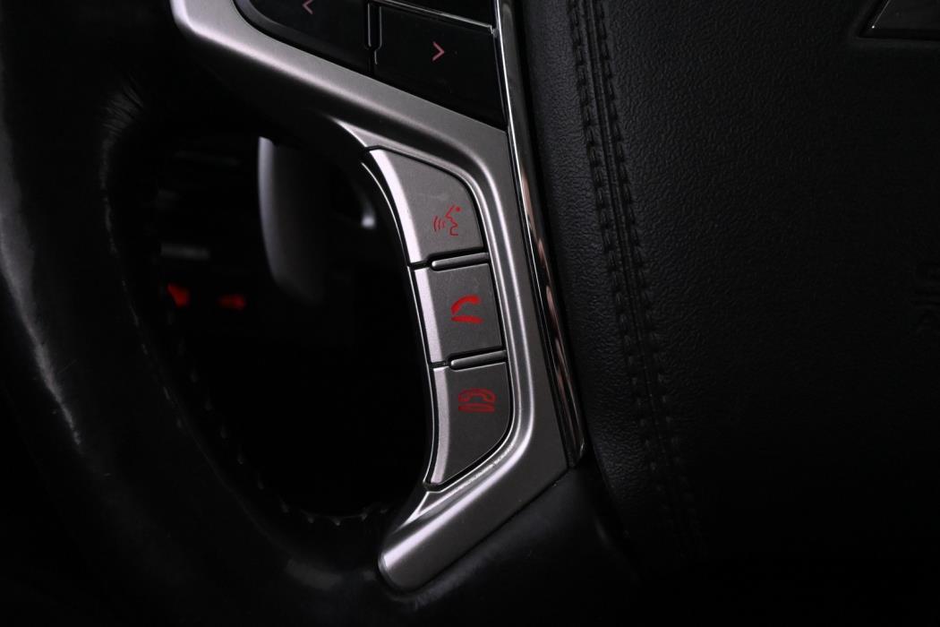 MITSUBISHI Outlander PHEV 2016