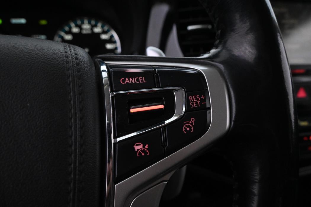 MITSUBISHI Outlander PHEV 2016