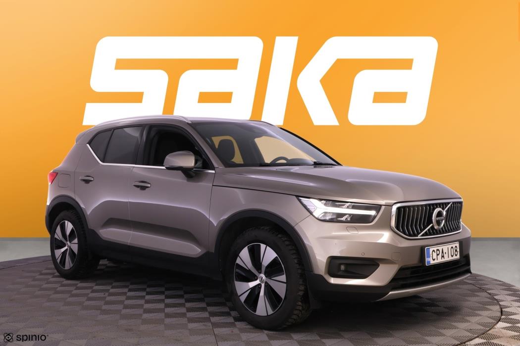 VOLVO XC40 2021