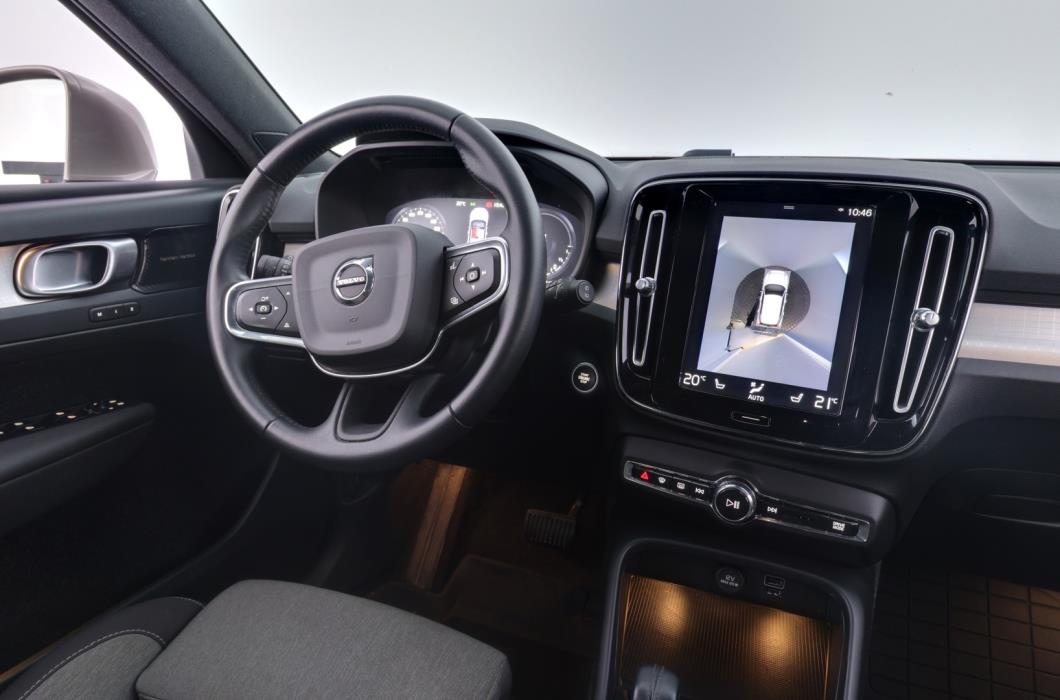 VOLVO XC40 2021
