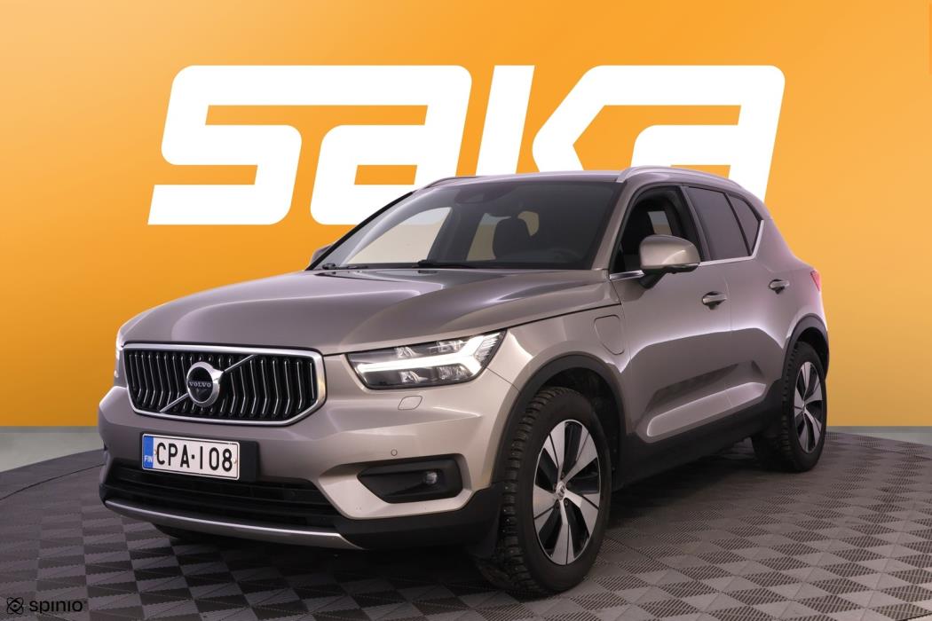 VOLVO XC40 2021