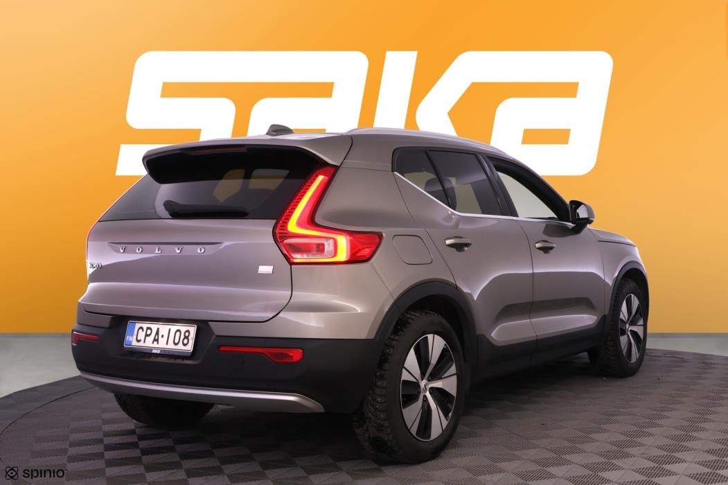 VOLVO XC40 2021