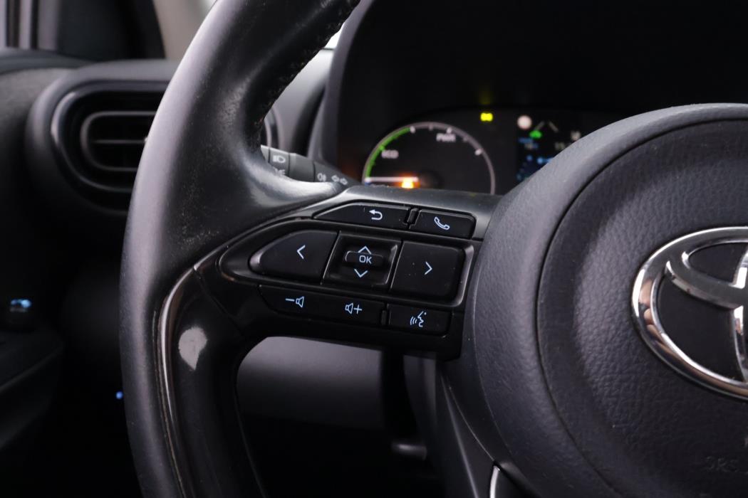 TOYOTA Yaris 2021