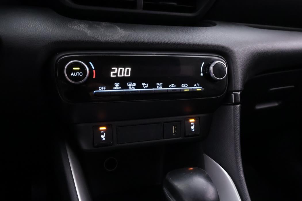 TOYOTA Yaris 2021