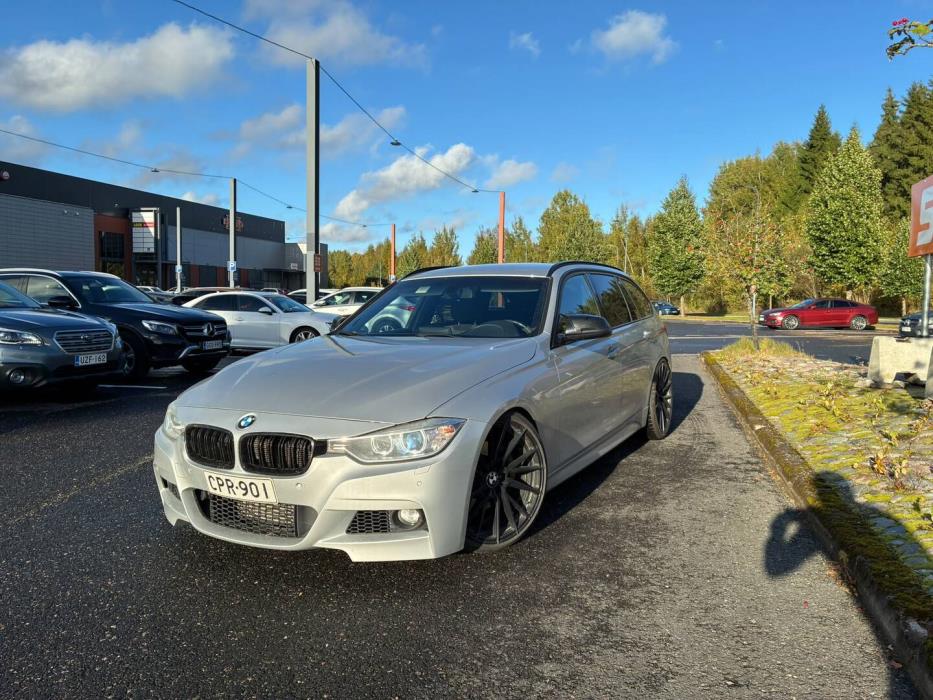 BMW 330 2013