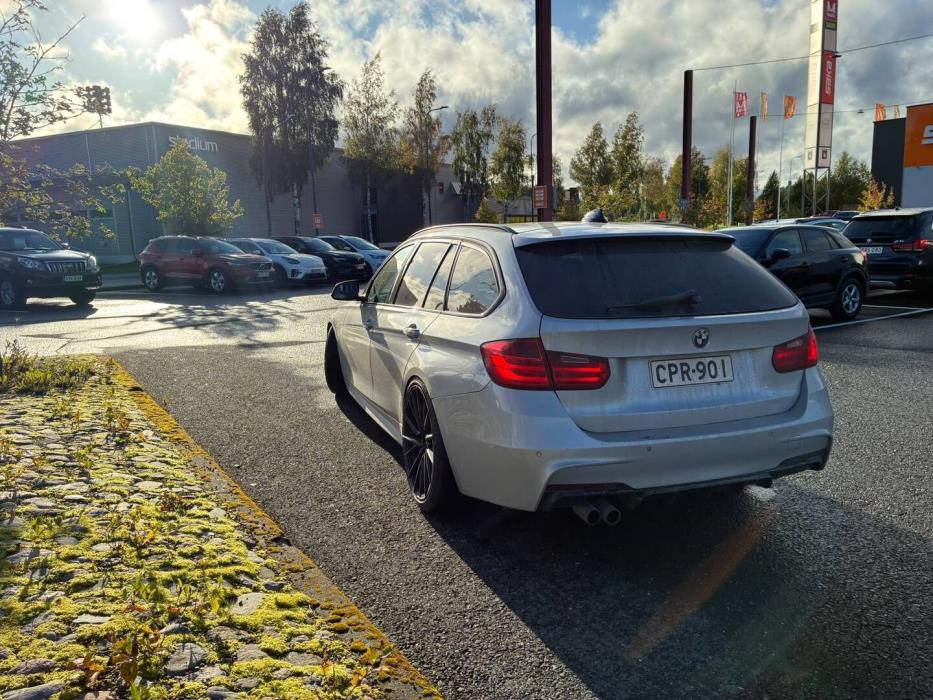 BMW 330 2013