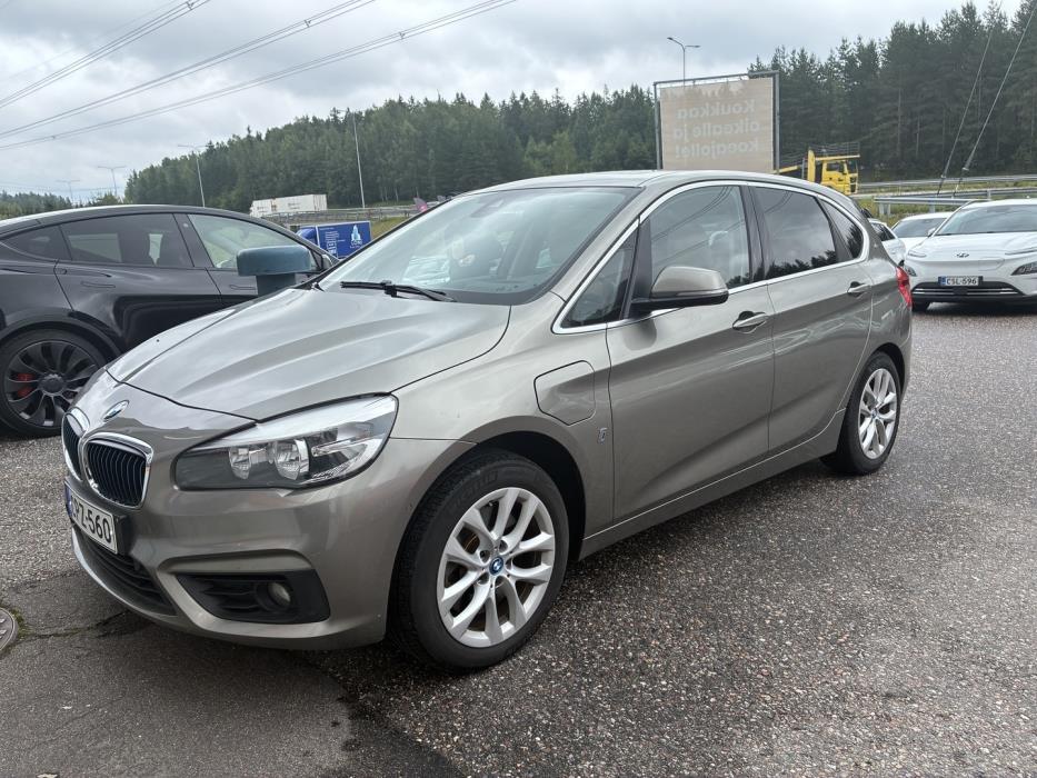 BMW 225 2018