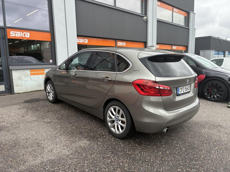 BMW 225 2018