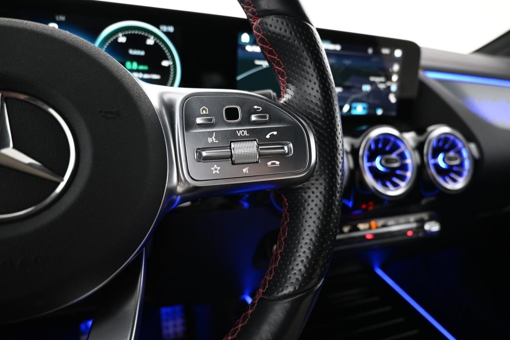 MERCEDES-BENZ EQA 2022