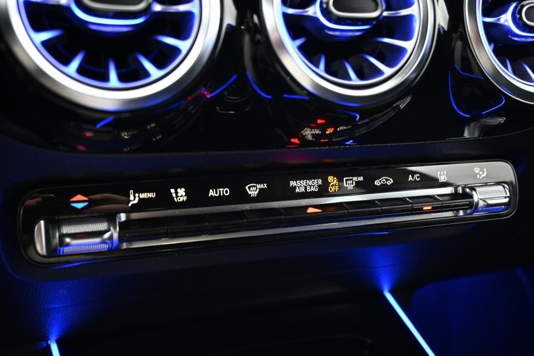 MERCEDES-BENZ EQA 2022
