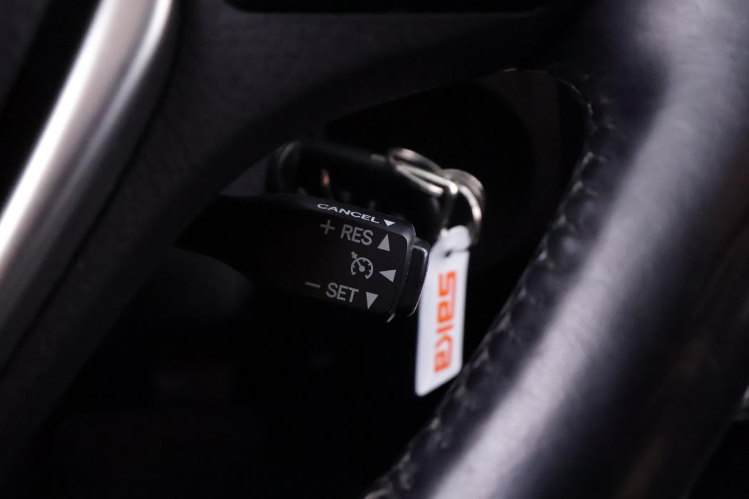 TOYOTA Auris 2015