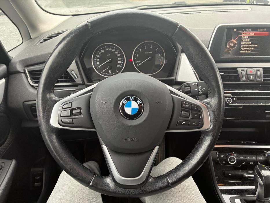 BMW 218 2015