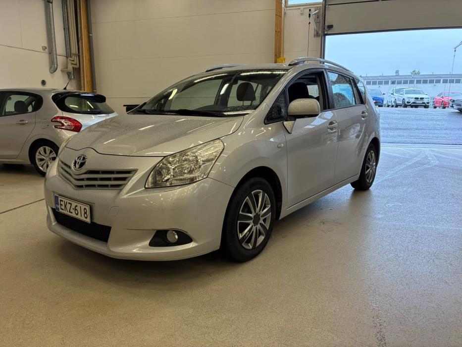 TOYOTA Verso 2010