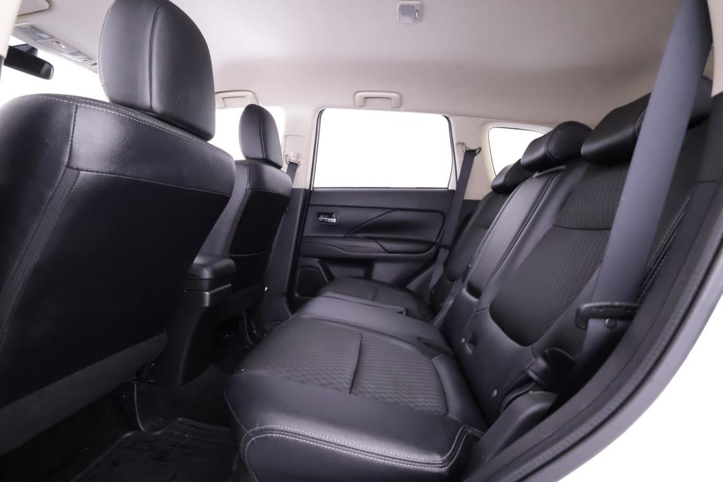 MITSUBISHI Outlander 2015