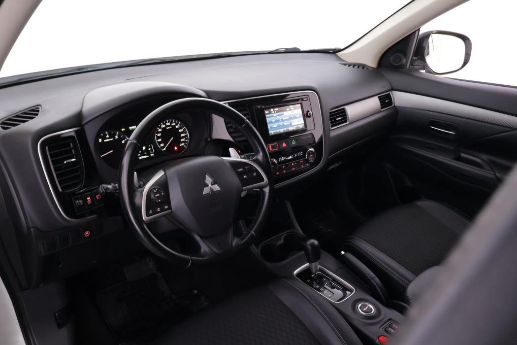 MITSUBISHI Outlander 2015