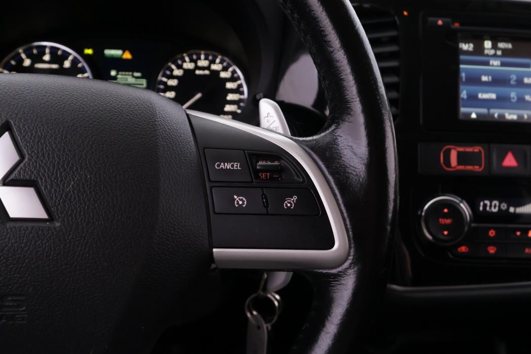 MITSUBISHI Outlander 2015