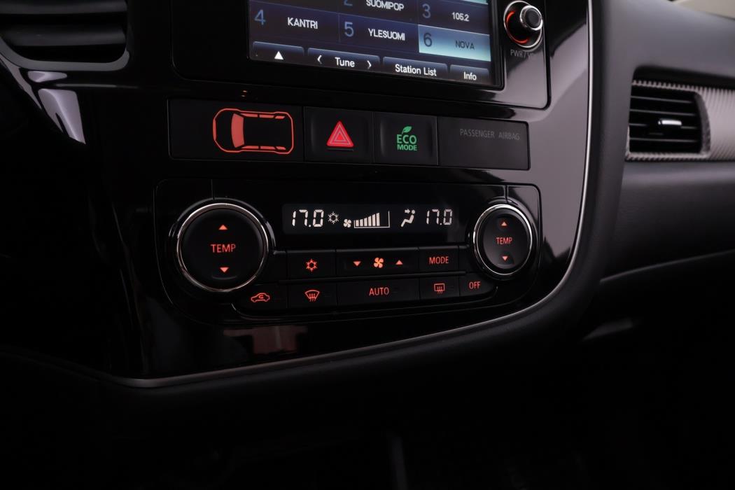 MITSUBISHI Outlander 2015