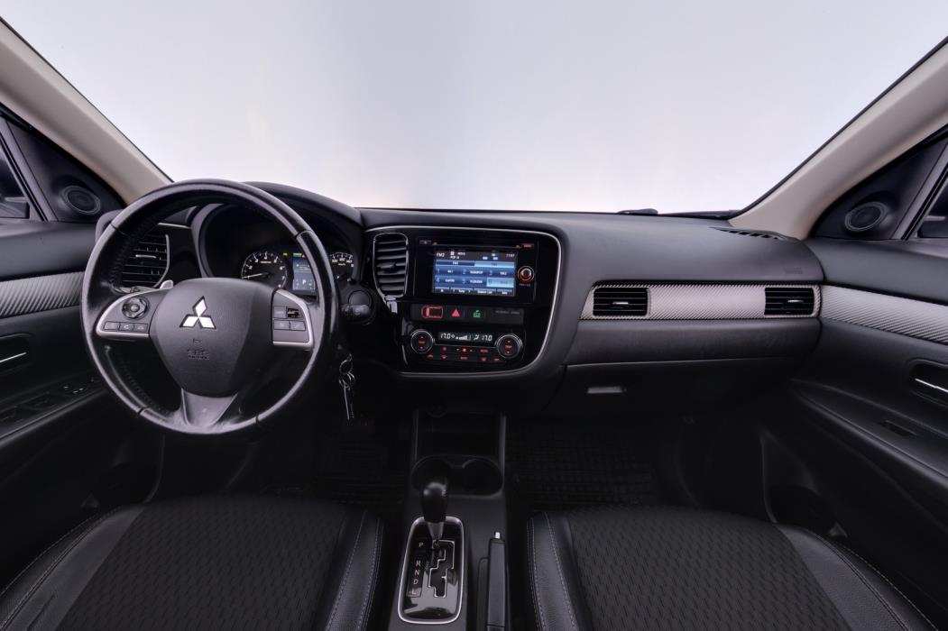 MITSUBISHI Outlander 2015