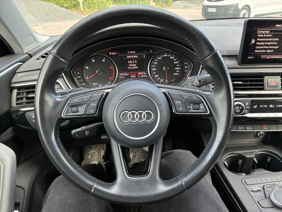 AUDI A4 2016