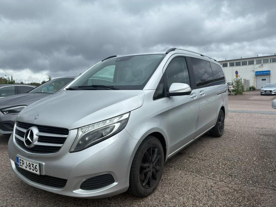 MERCEDES-BENZ V 2015