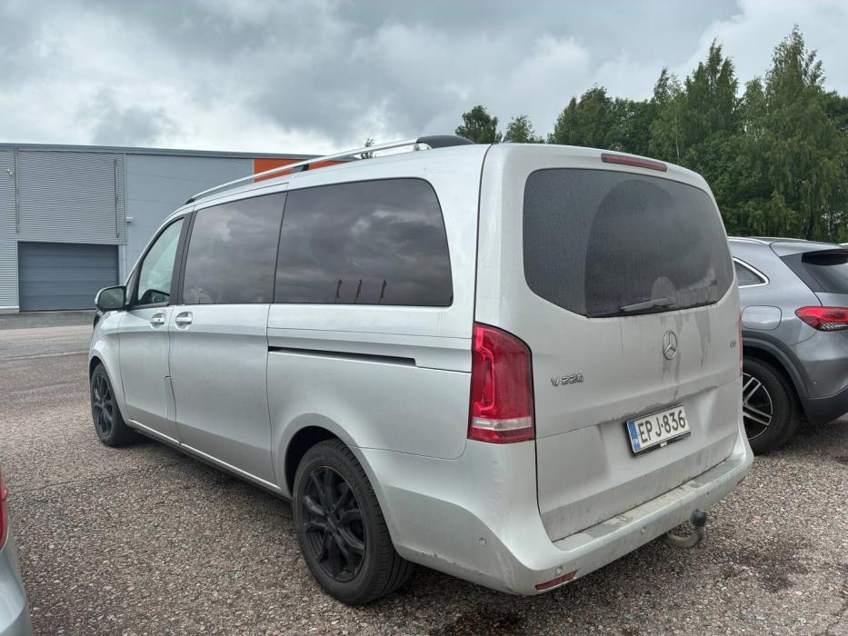 MERCEDES-BENZ V 2015