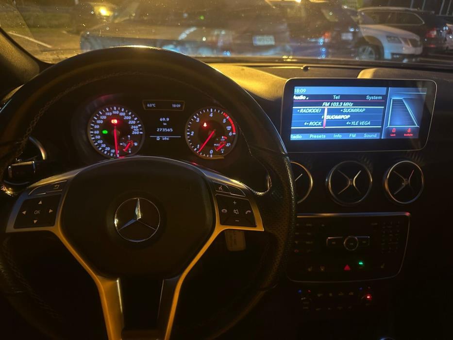 MERCEDES-BENZ A 2013