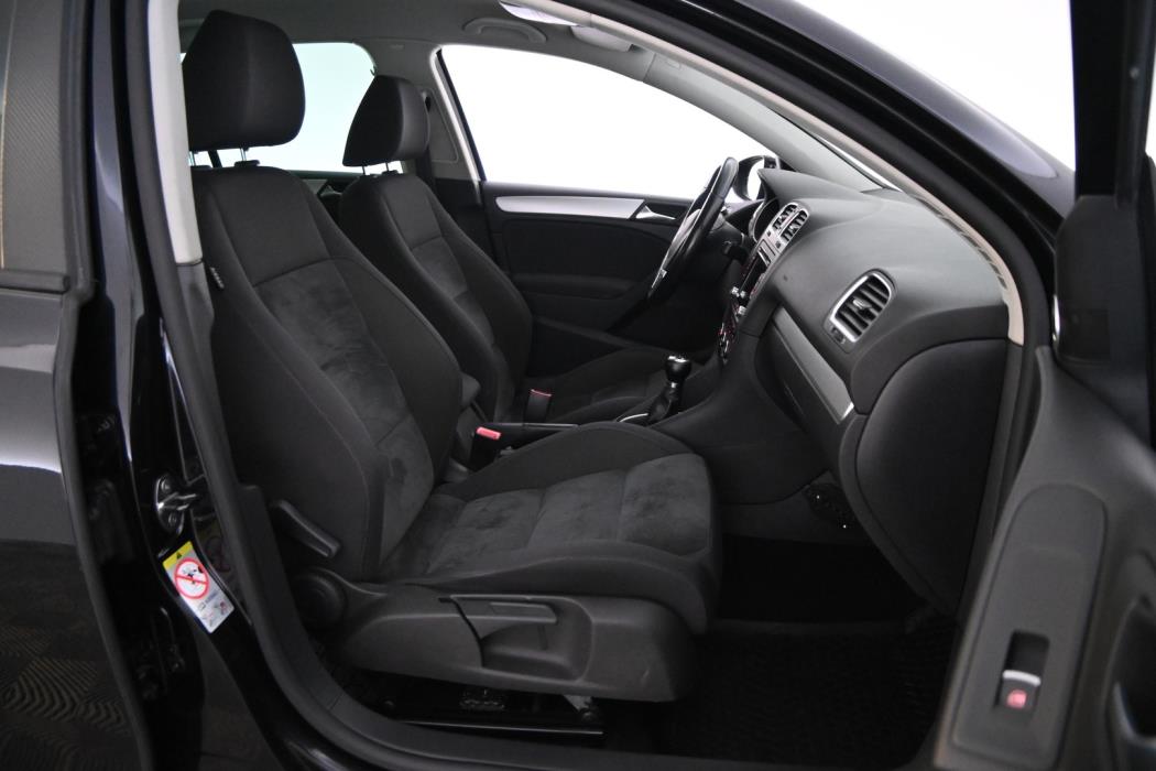 VOLKSWAGEN Golf 2011