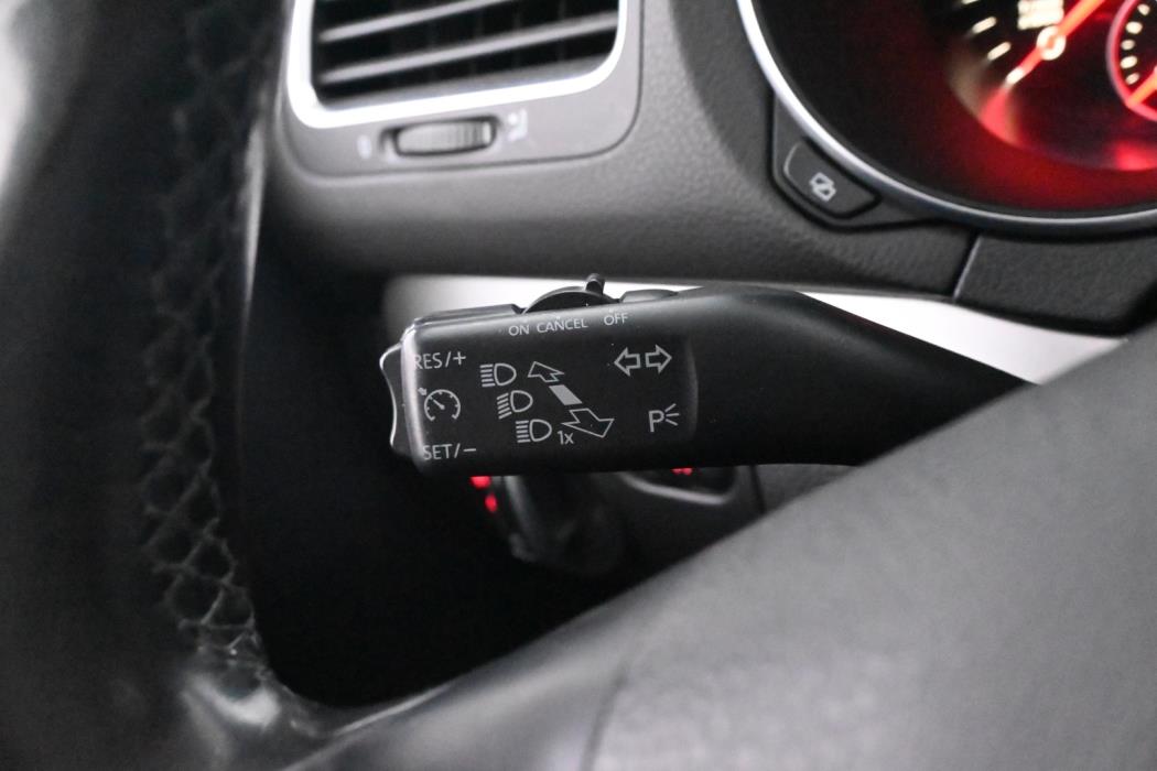 VOLKSWAGEN Golf 2011